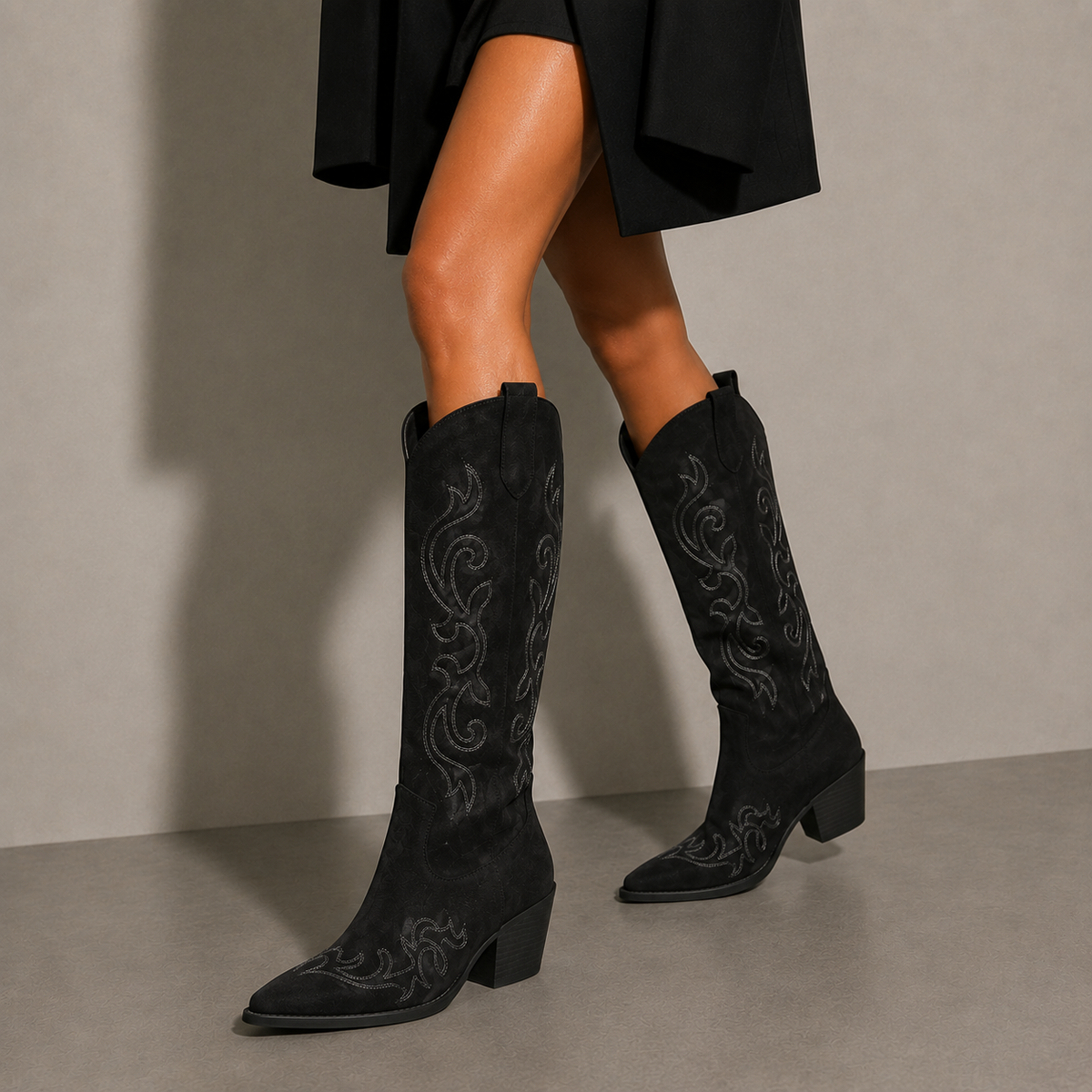 SIERRA Western boots, detail of embroidery and pointed toe