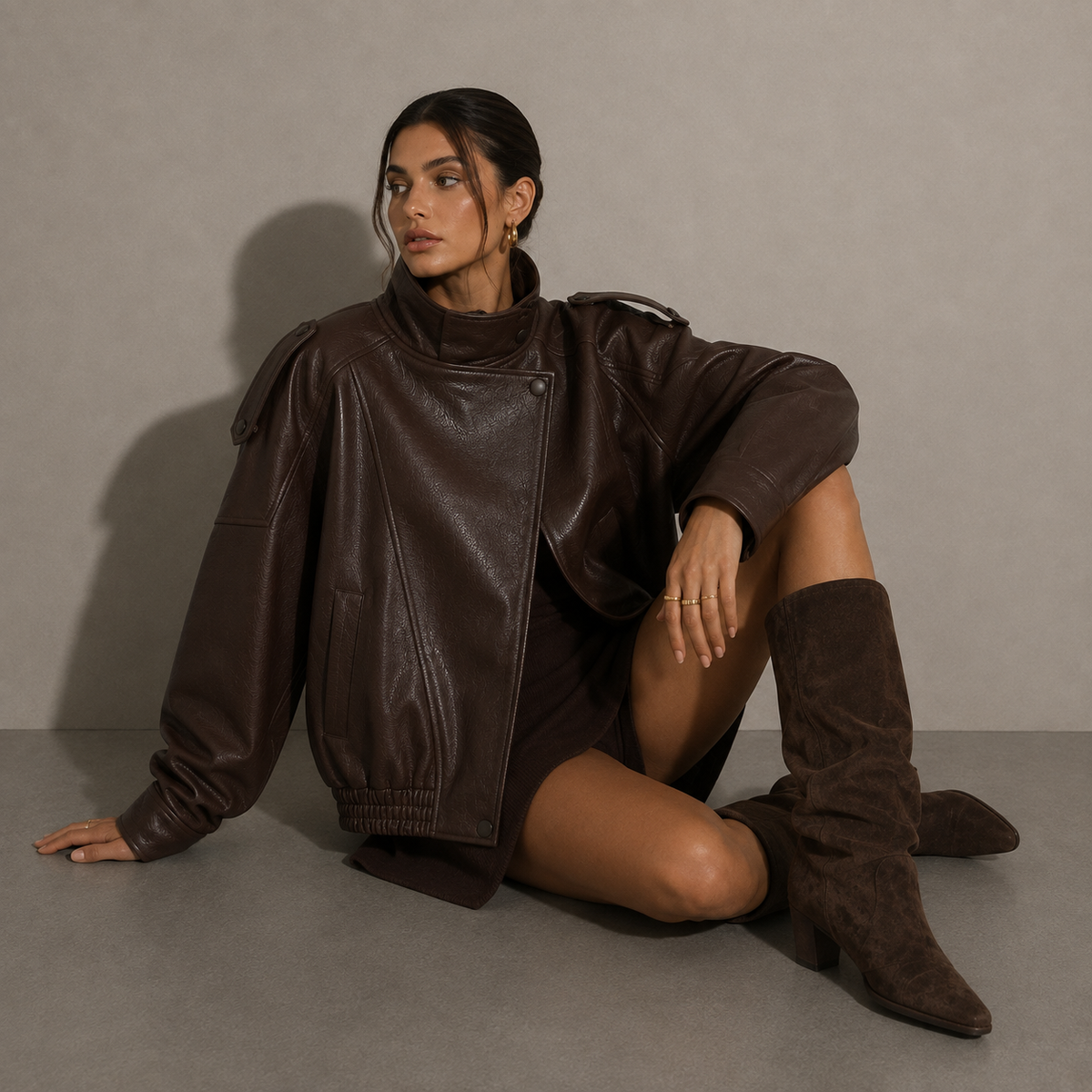 VÉRA oversized leather-look jacket, side view