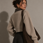 LÉONI cropped knit jacket, detail of leather-look collar and double zip